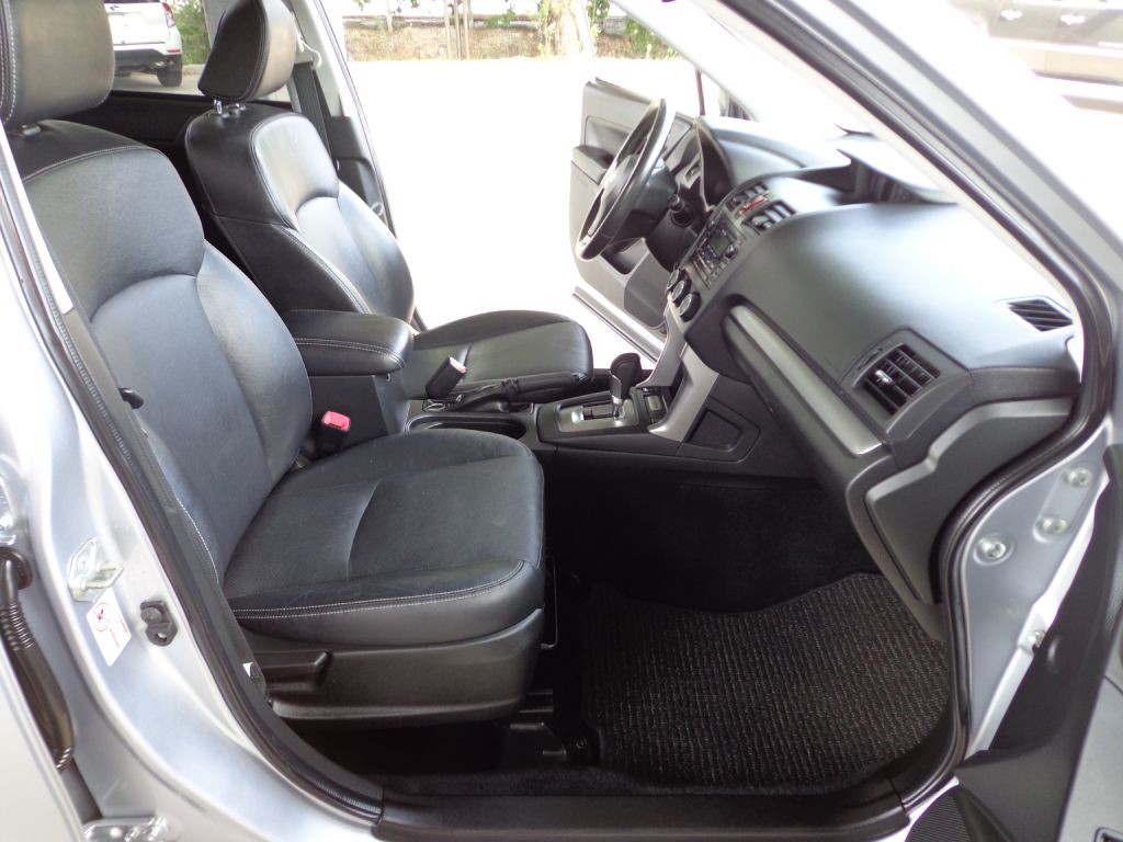 2014 Subaru Forester Image 16