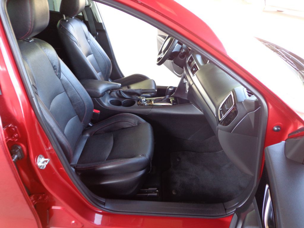 2015 Mazda Mazda3 Image 16