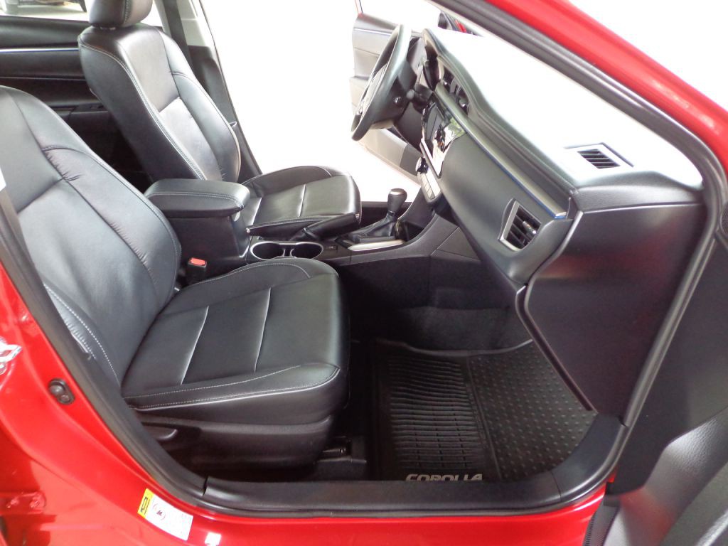 2015 Toyota Corolla Image 15