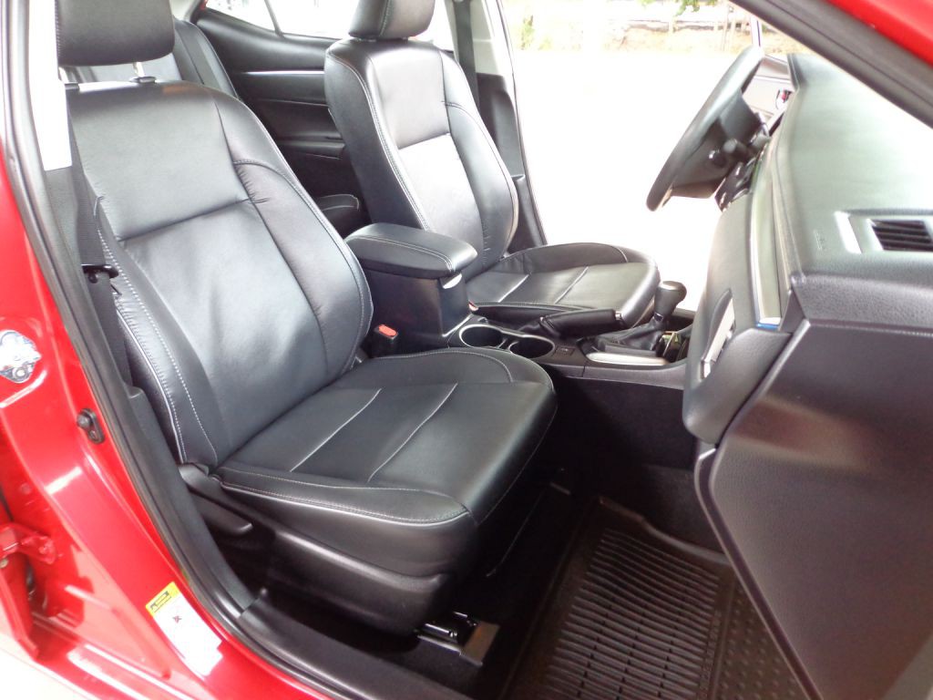 2015 Toyota Corolla Image 16