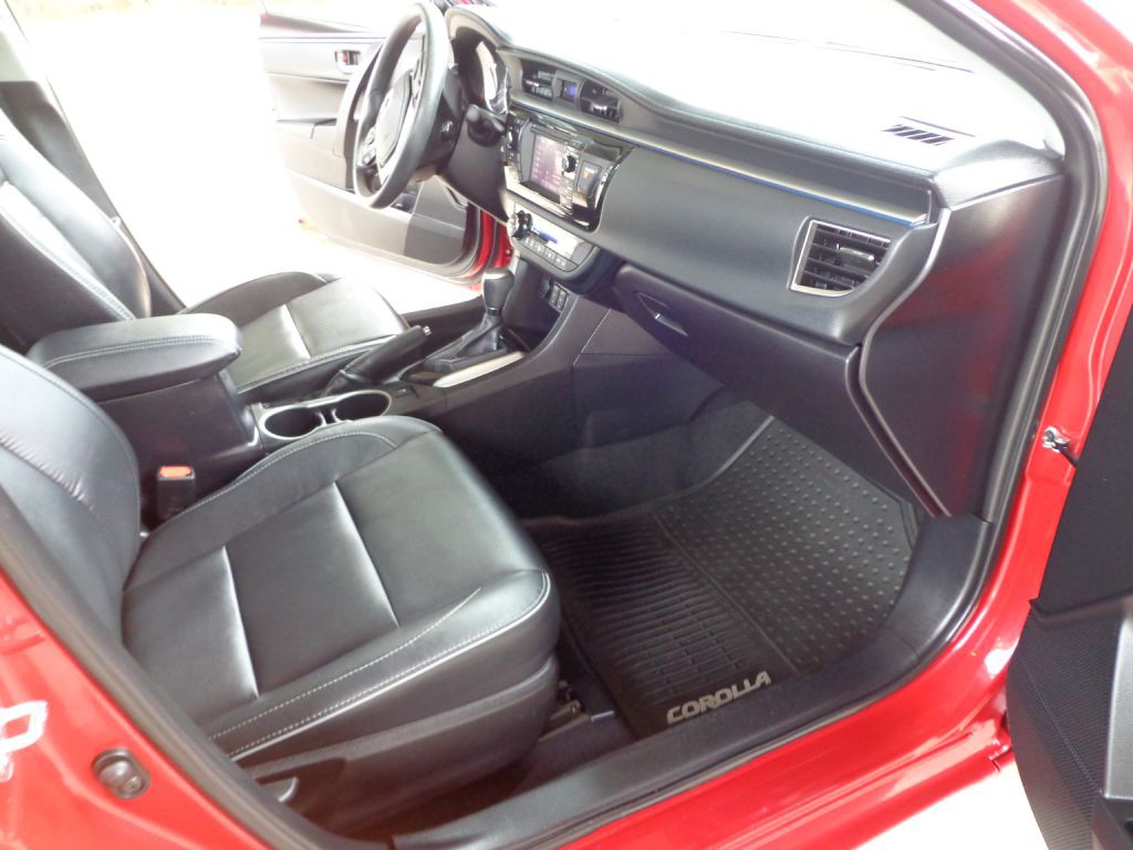 2015 Toyota Corolla Image 17