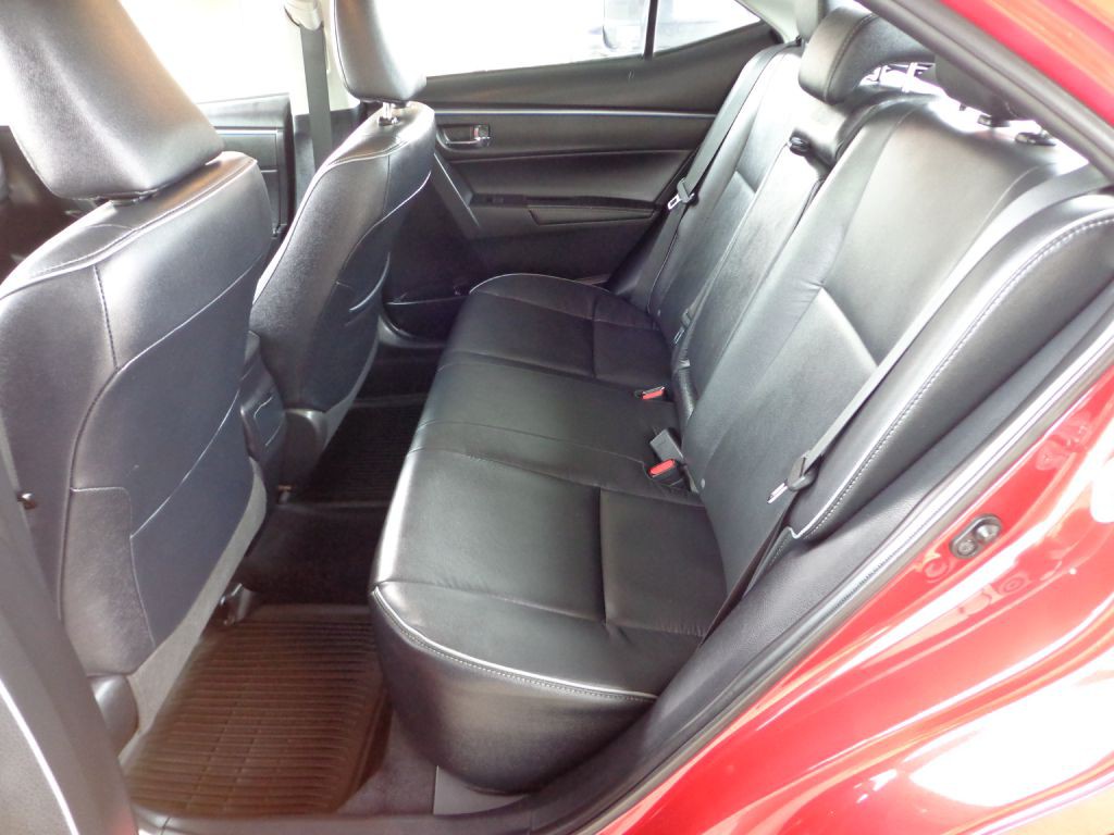 2015 Toyota Corolla Image 18