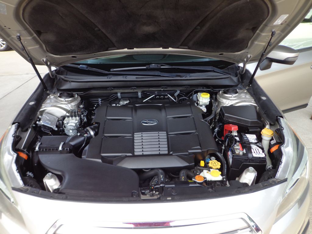 2016 Subaru Outback Image 12
