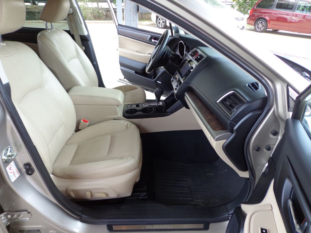2016 Subaru Outback Image 16
