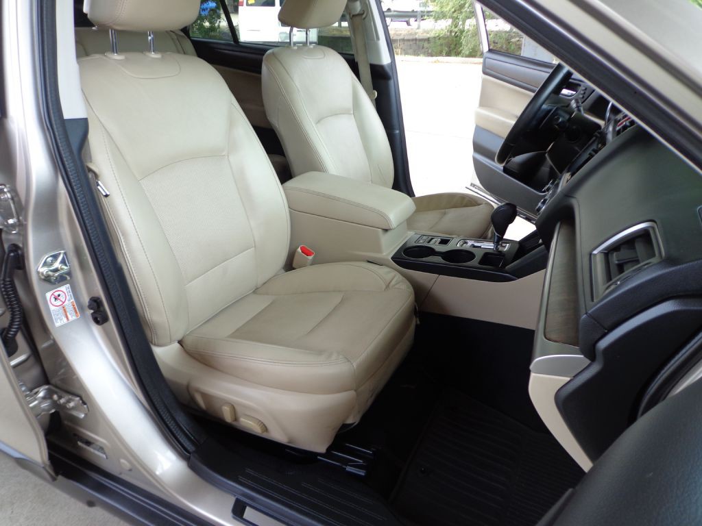 2016 Subaru Outback Image 17