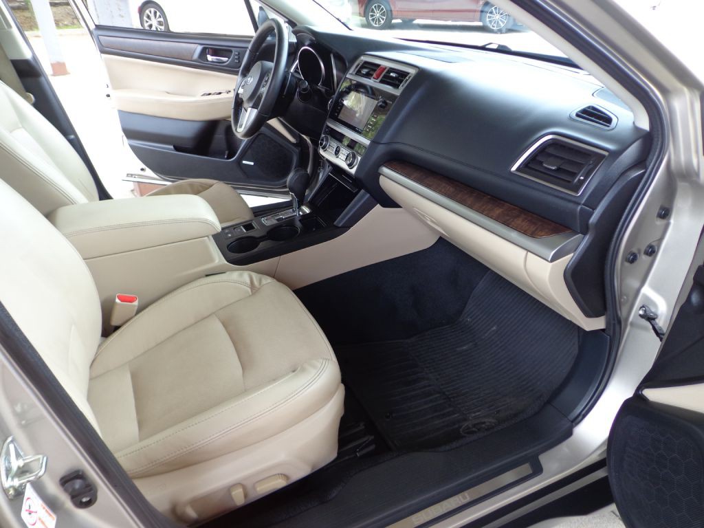 2016 Subaru Outback Image 18