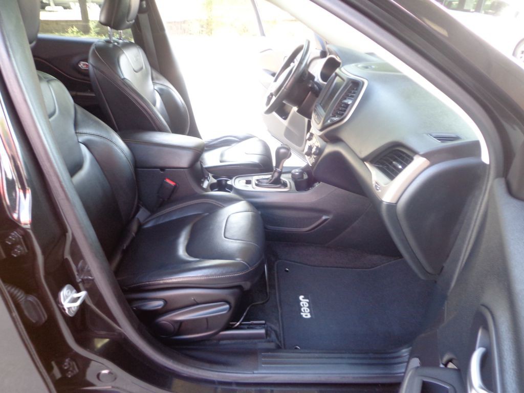 2016 Jeep Cherokee Image 16