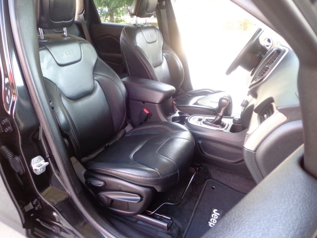 2016 Jeep Cherokee Image 17
