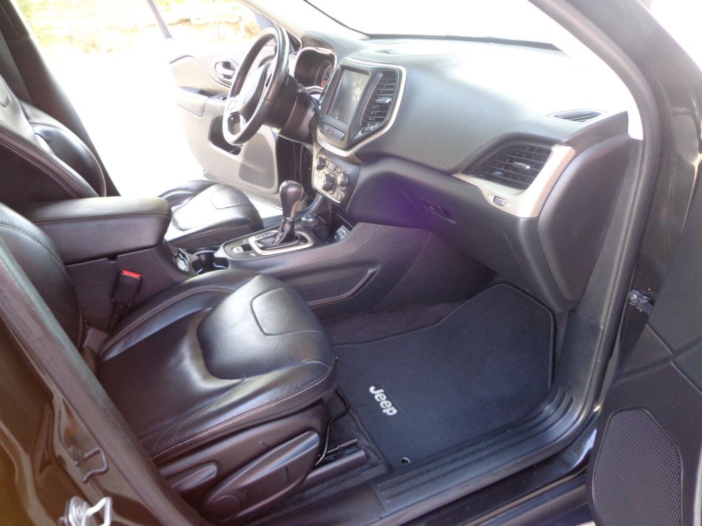 2016 Jeep Cherokee Image 18