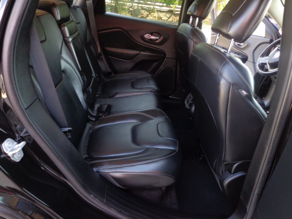 2016 Jeep Cherokee Image 19