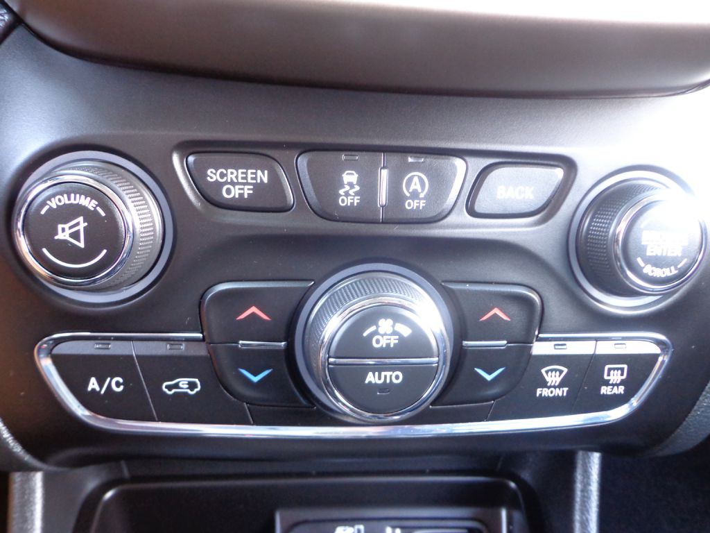 2016 Jeep Cherokee Image 25