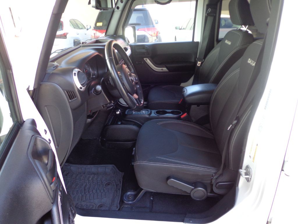 2016 Jeep Wrangler Unlimited Image 9