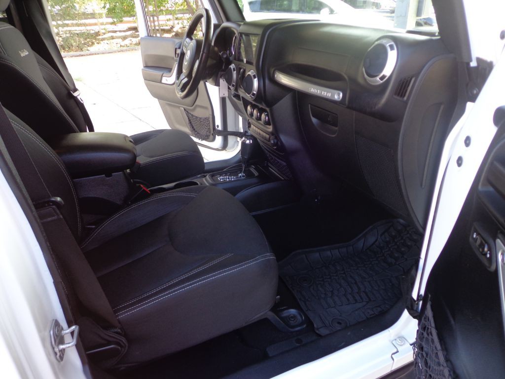 2016 Jeep Wrangler Unlimited Image 14