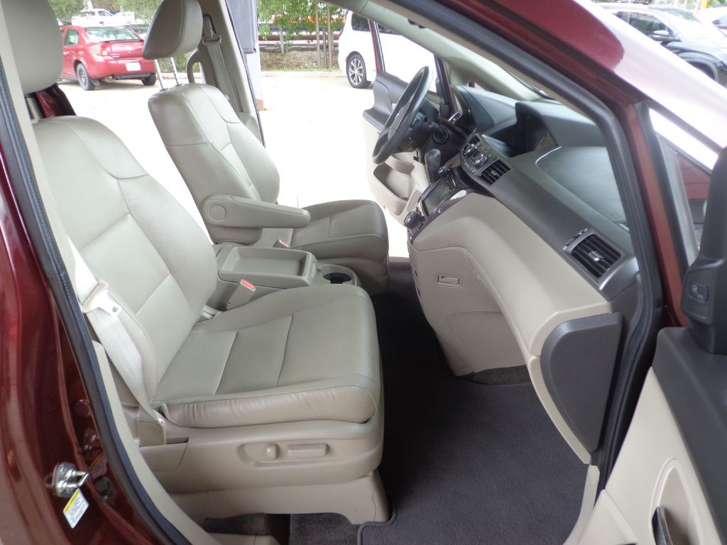 2014 Honda Odyssey Image 16