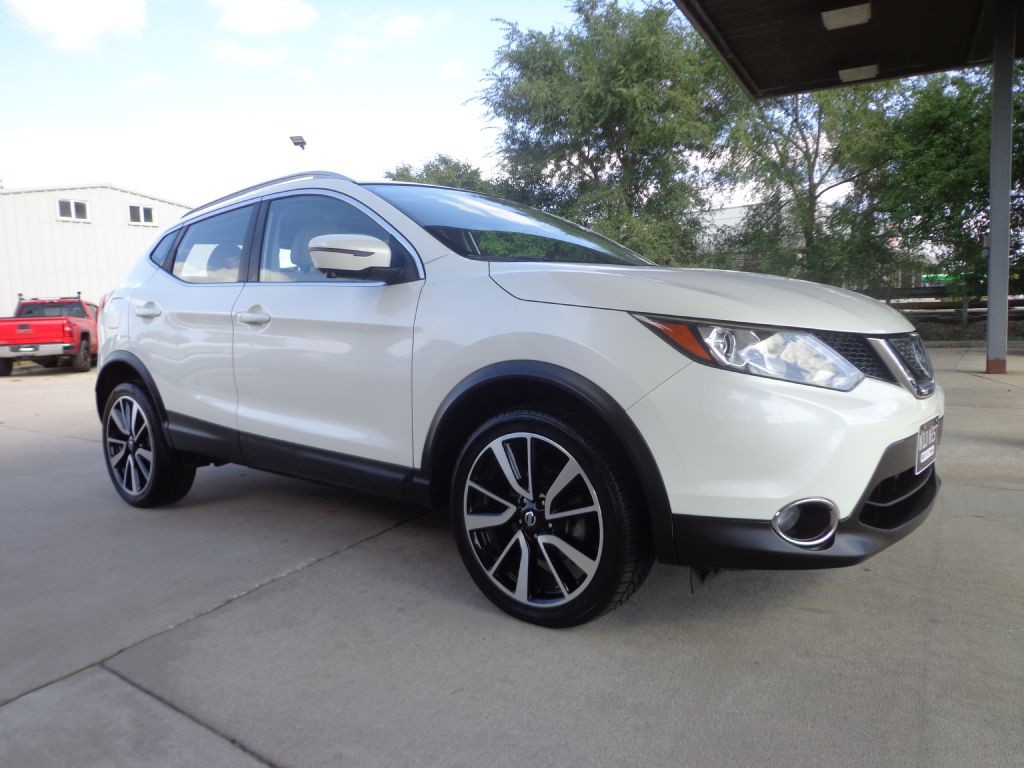 2018 Nissan Rogue Image 3