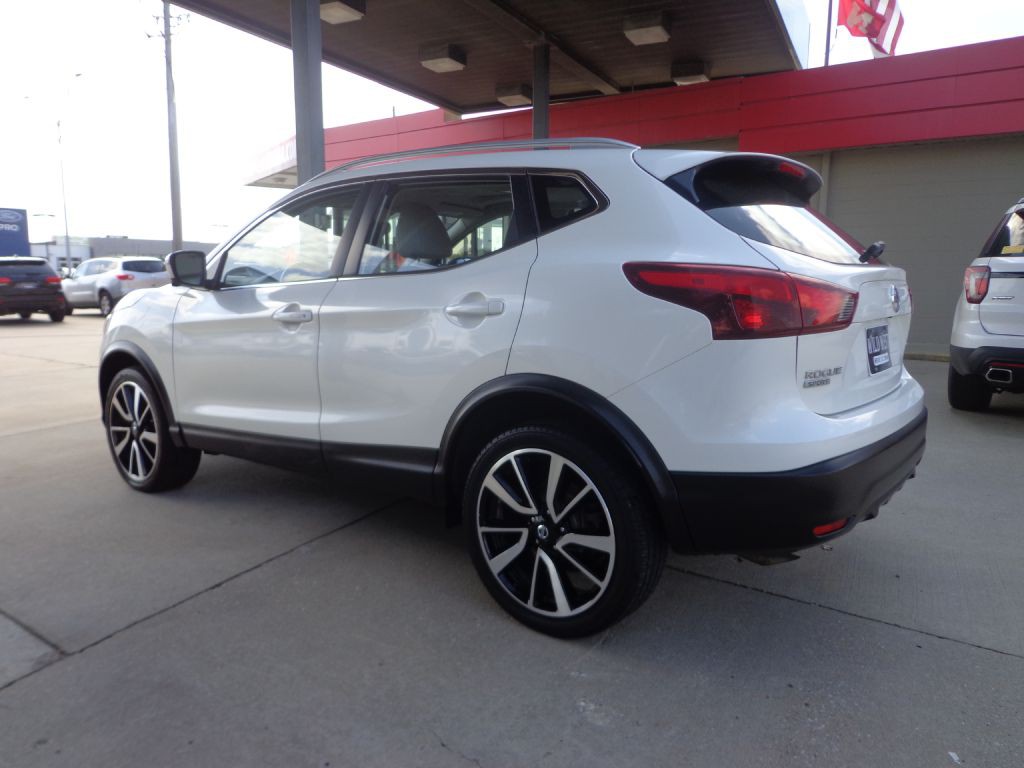 2018 Nissan Rogue Image 6
