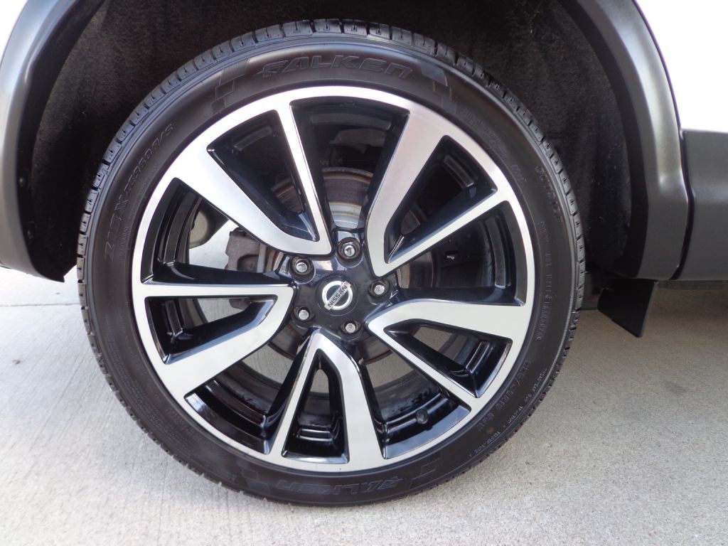 2018 Nissan Rogue Image 10