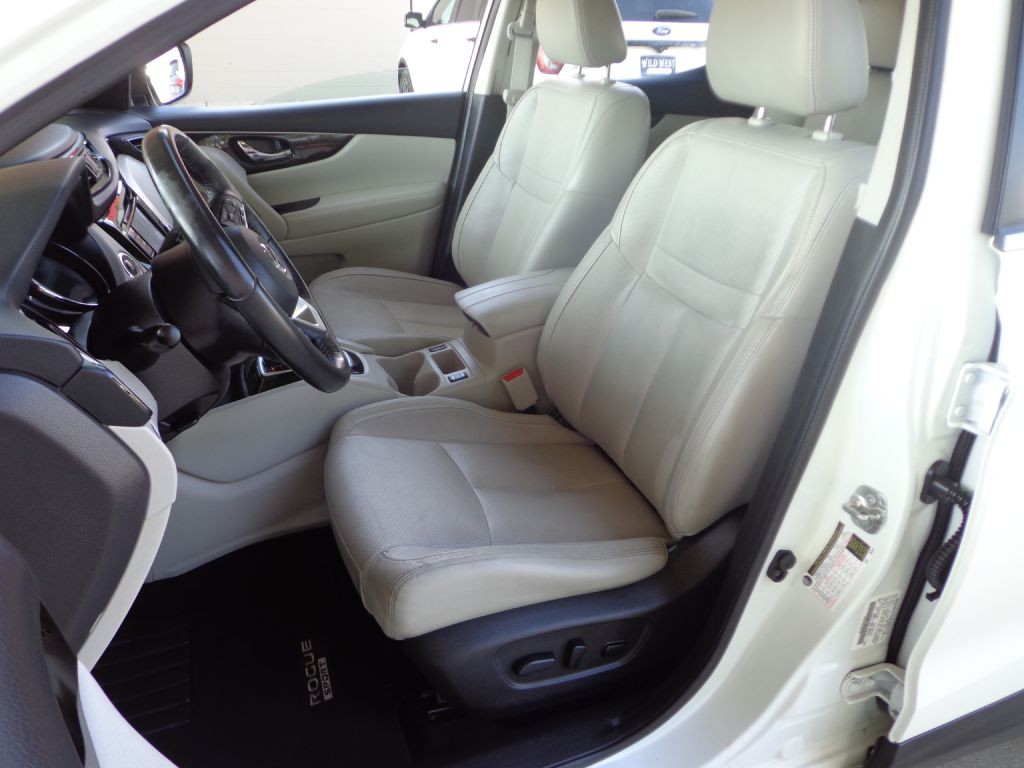 2018 Nissan Rogue Image 14