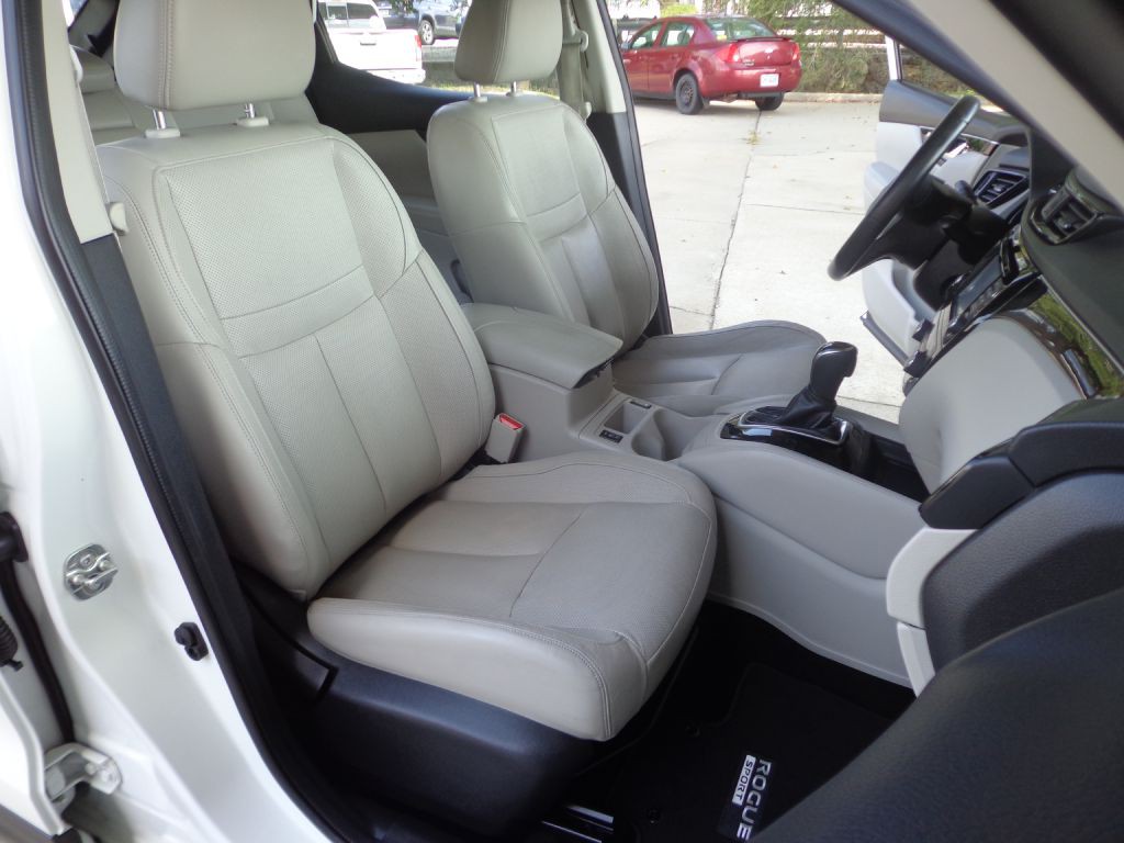 2018 Nissan Rogue Image 17