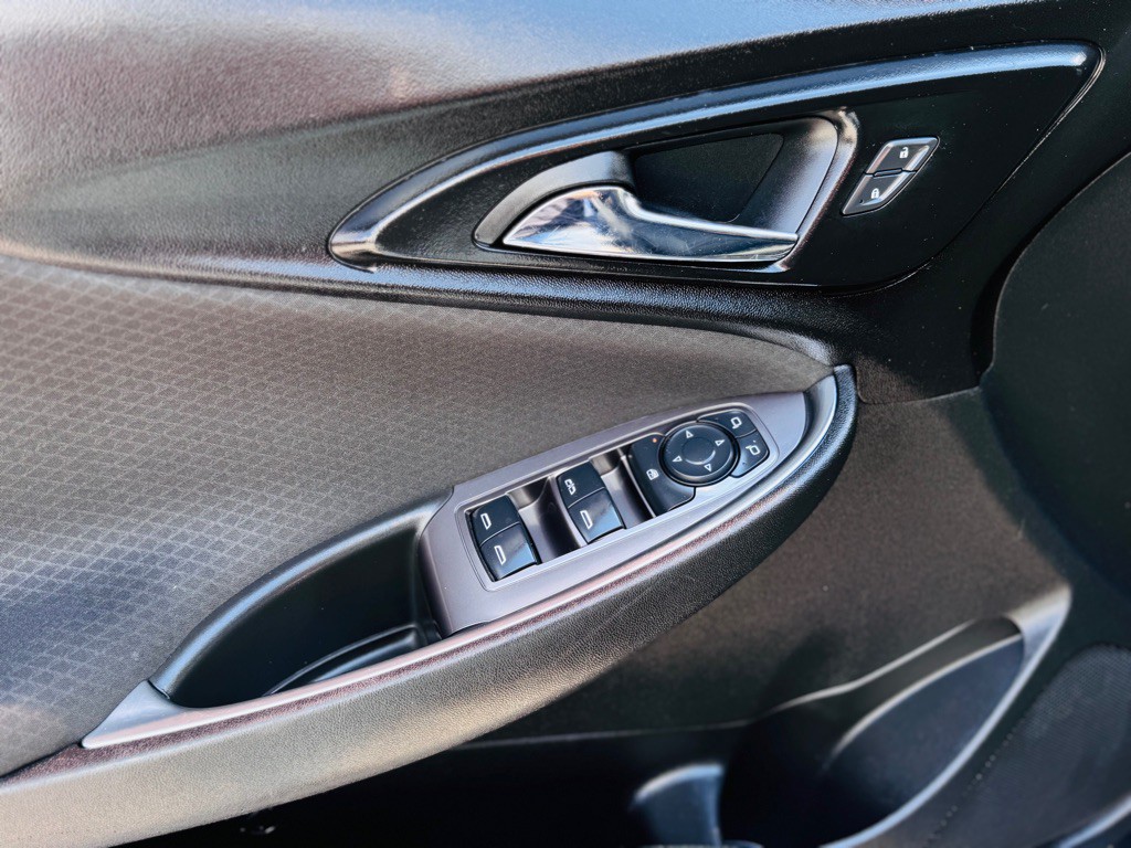 2018 Chevrolet Malibu Image 14