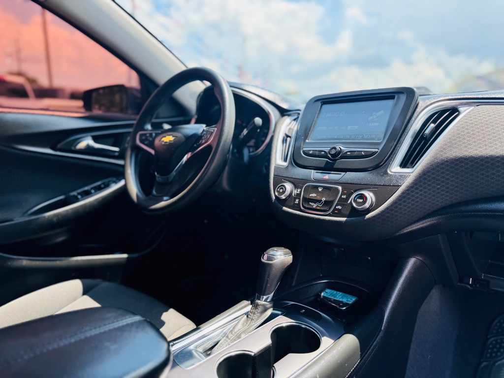 2018 Chevrolet Malibu Image 20