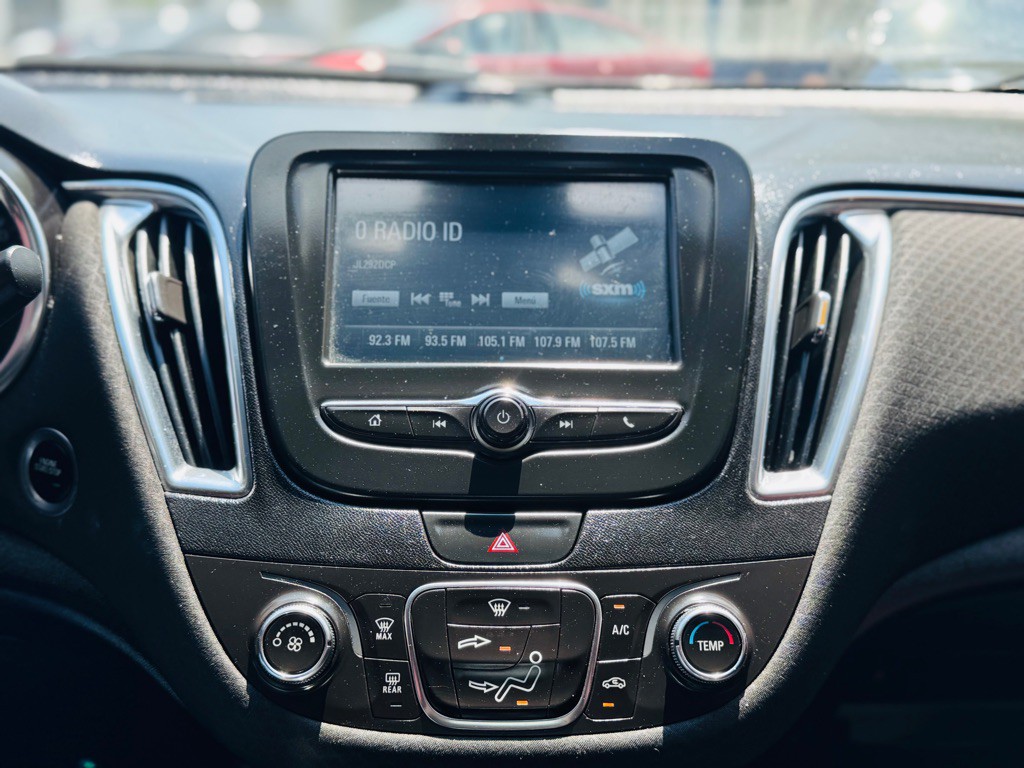 2018 Chevrolet Malibu Image 30
