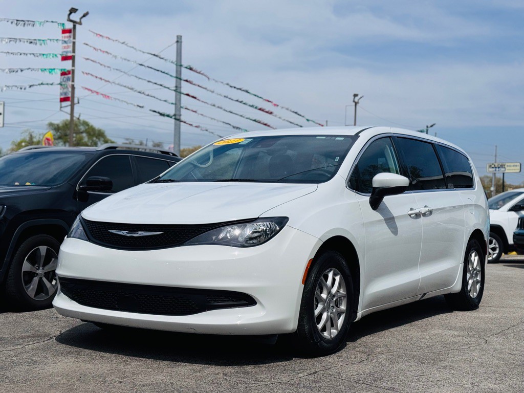 2023 Chrysler Voyager Image 12