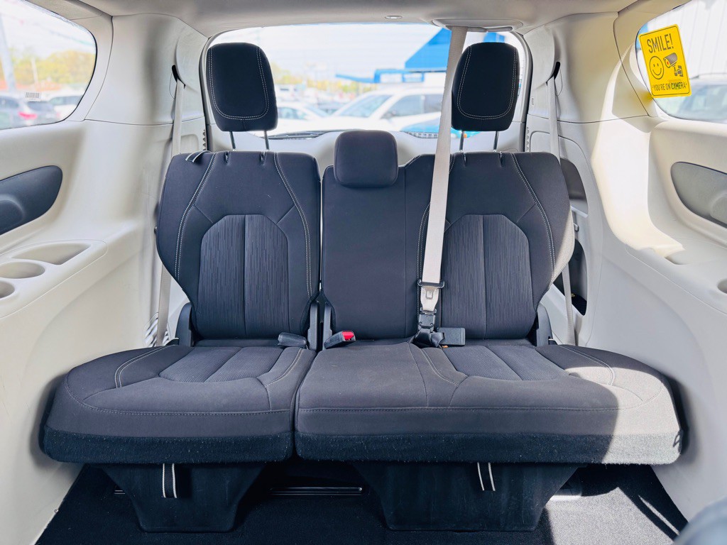 2023 Chrysler Voyager Image 28