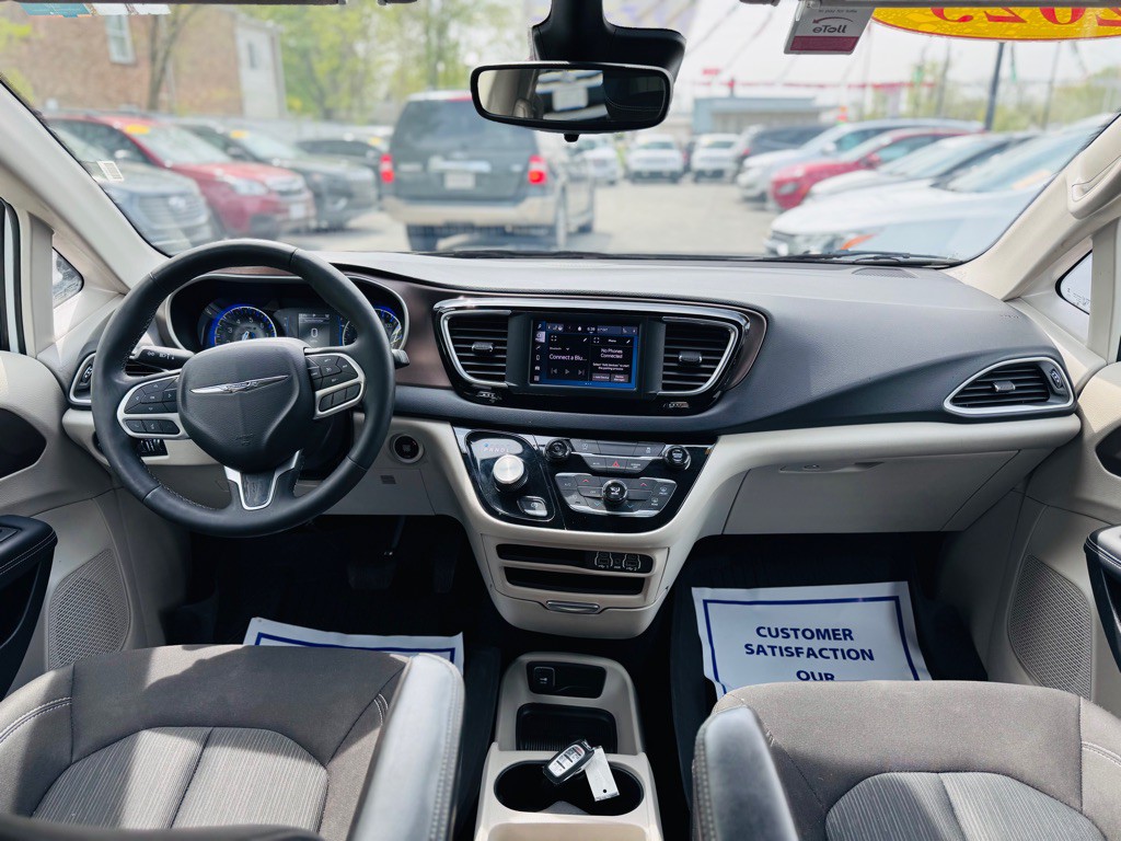 2023 Chrysler Voyager Image 29
