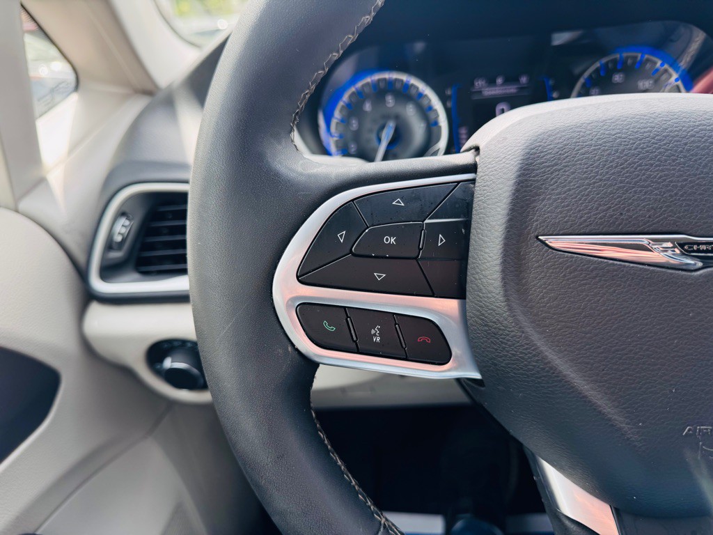 2023 Chrysler Voyager Image 34