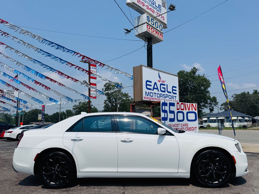 2019 Chrysler 300 Image 6