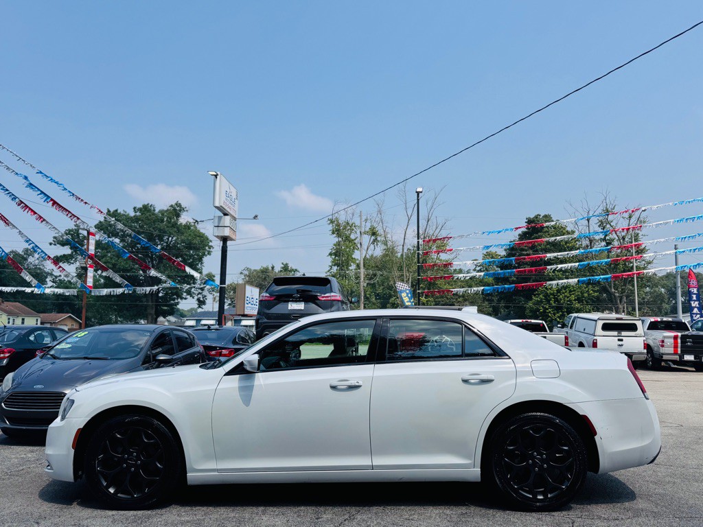 2019 Chrysler 300 Image 10
