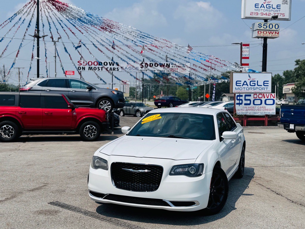 2019 Chrysler 300 Image 13