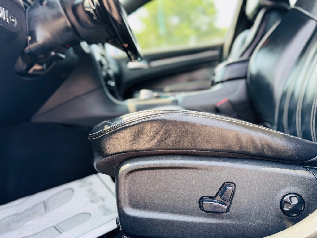 2019 Chrysler 300 Image 17