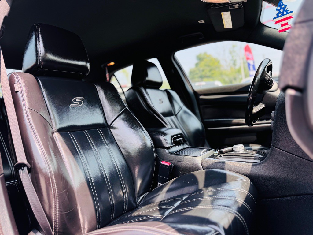 2019 Chrysler 300 Image 22