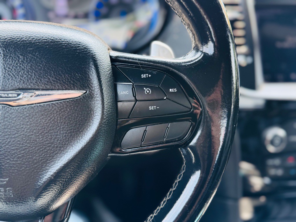 2019 Chrysler 300 Image 30