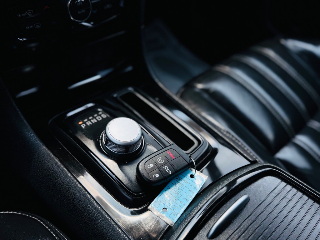 2019 Chrysler 300 Image 34