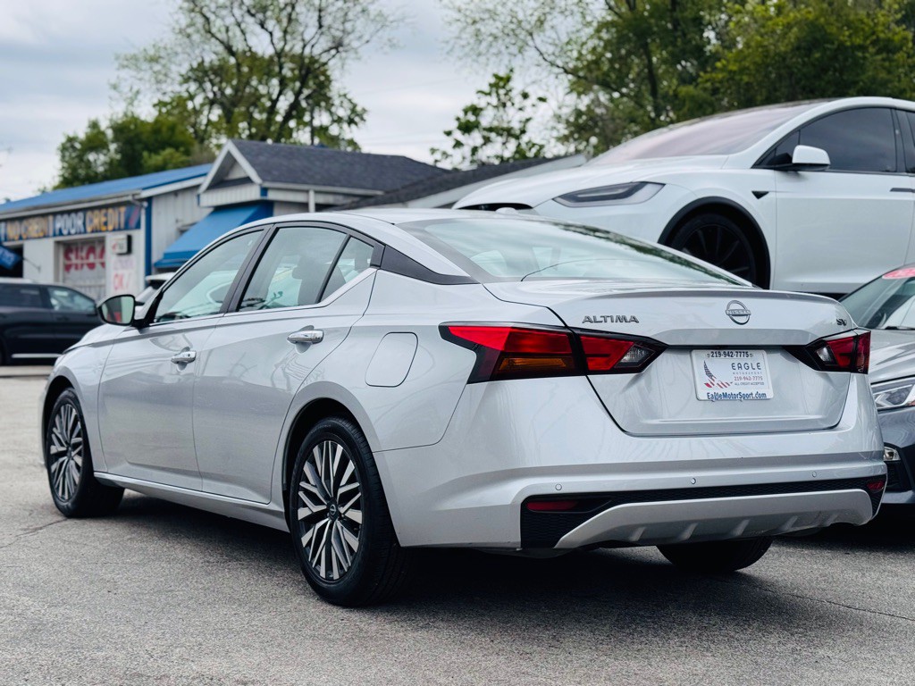 2024 Nissan Altima Image 8