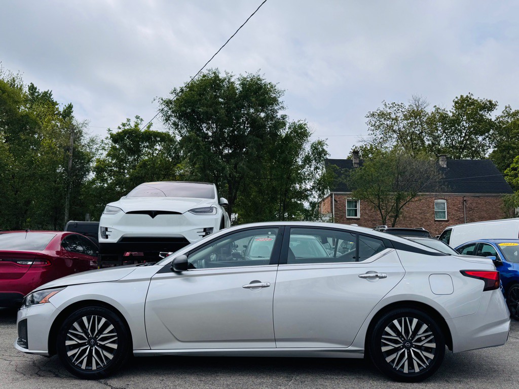 2024 Nissan Altima Image 9