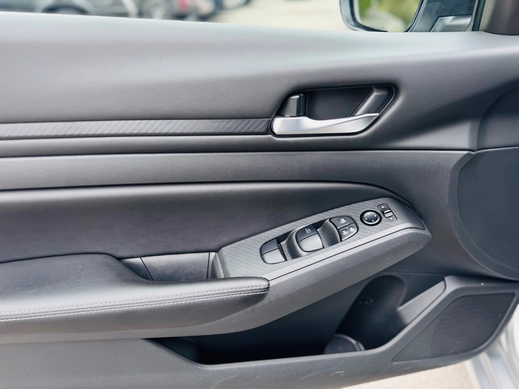 2024 Nissan Altima Image 13