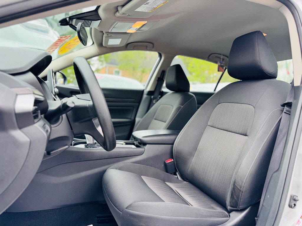 2024 Nissan Altima Image 16