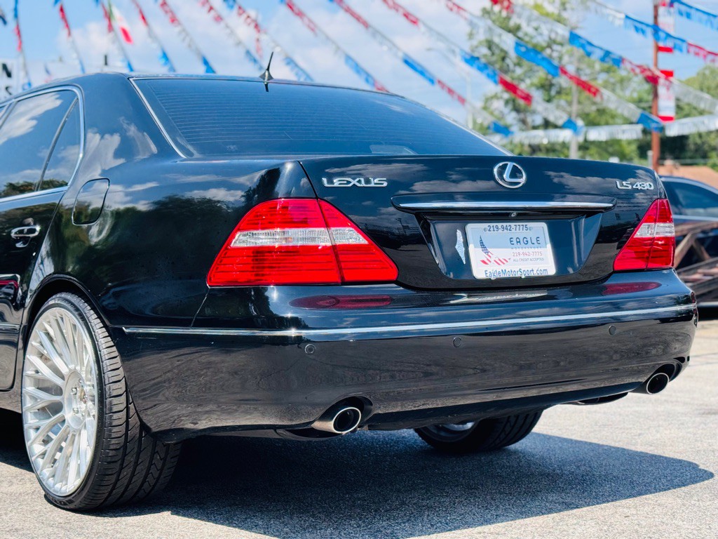 2005 Lexus LS Image 16