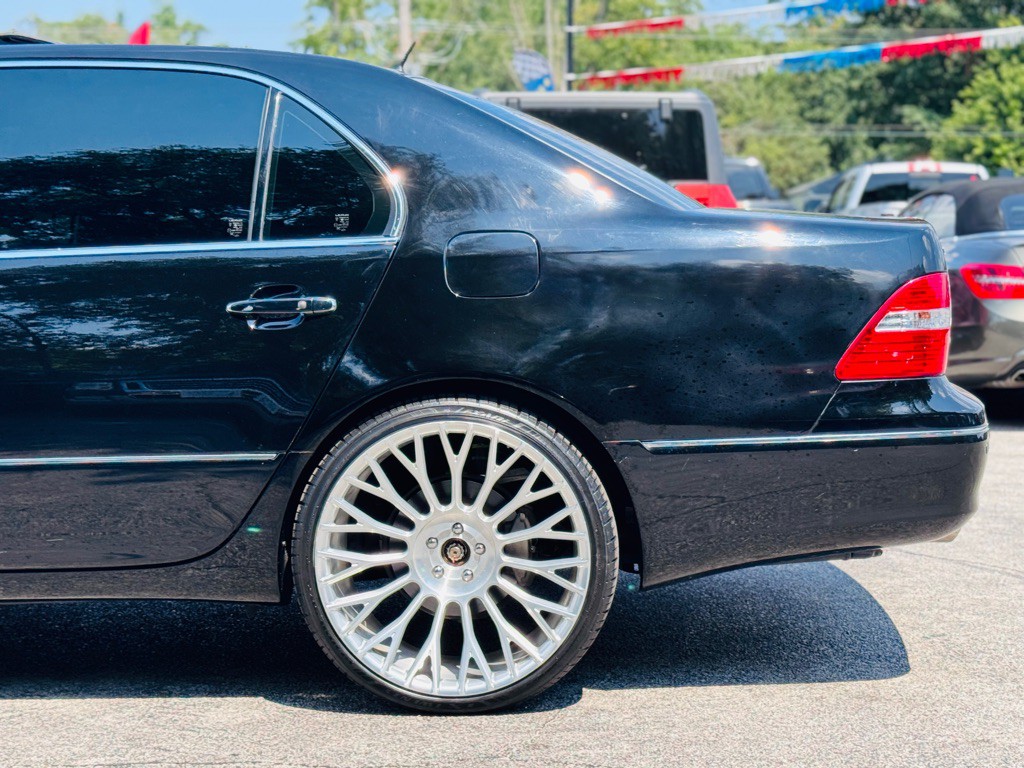 2005 Lexus LS Image 17