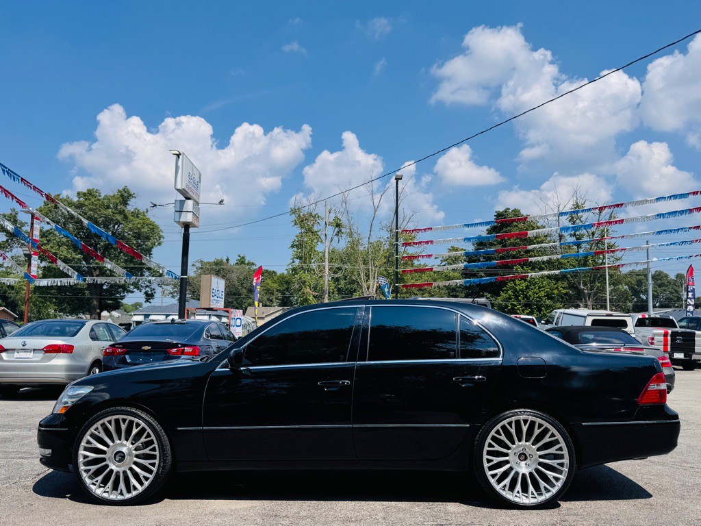 2005 Lexus LS Image 18