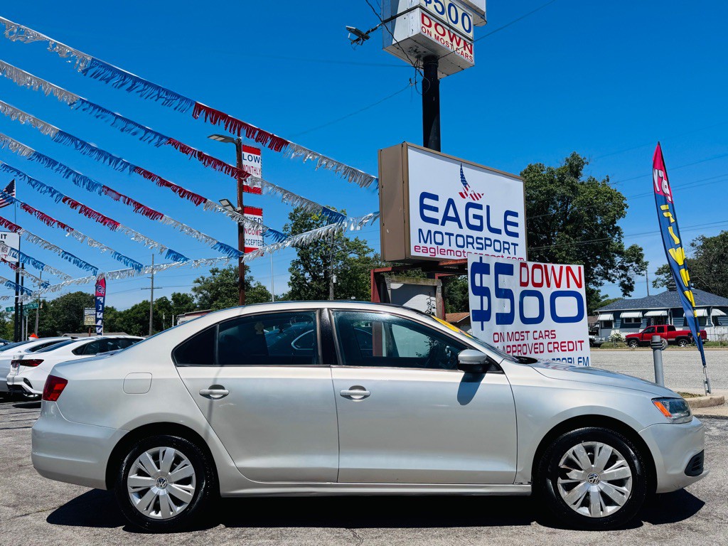 2011 Volkswagen Jetta Image 4
