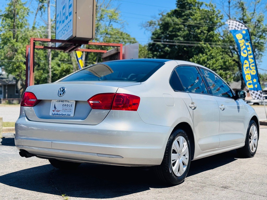 2011 Volkswagen Jetta Image 5