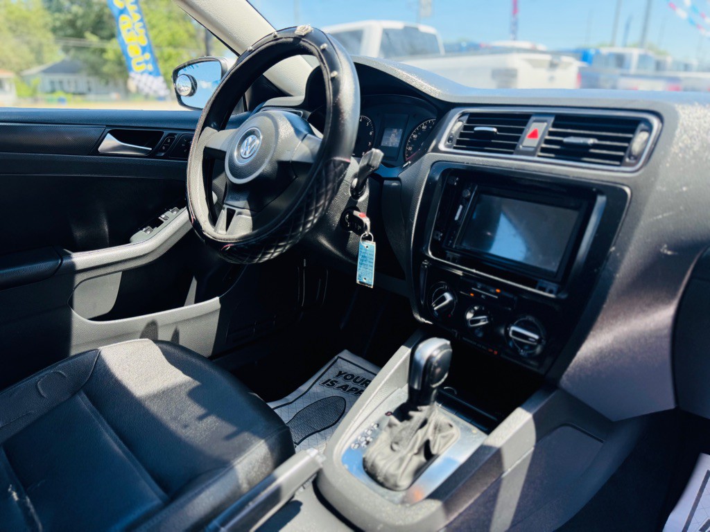 2011 Volkswagen Jetta Image 18