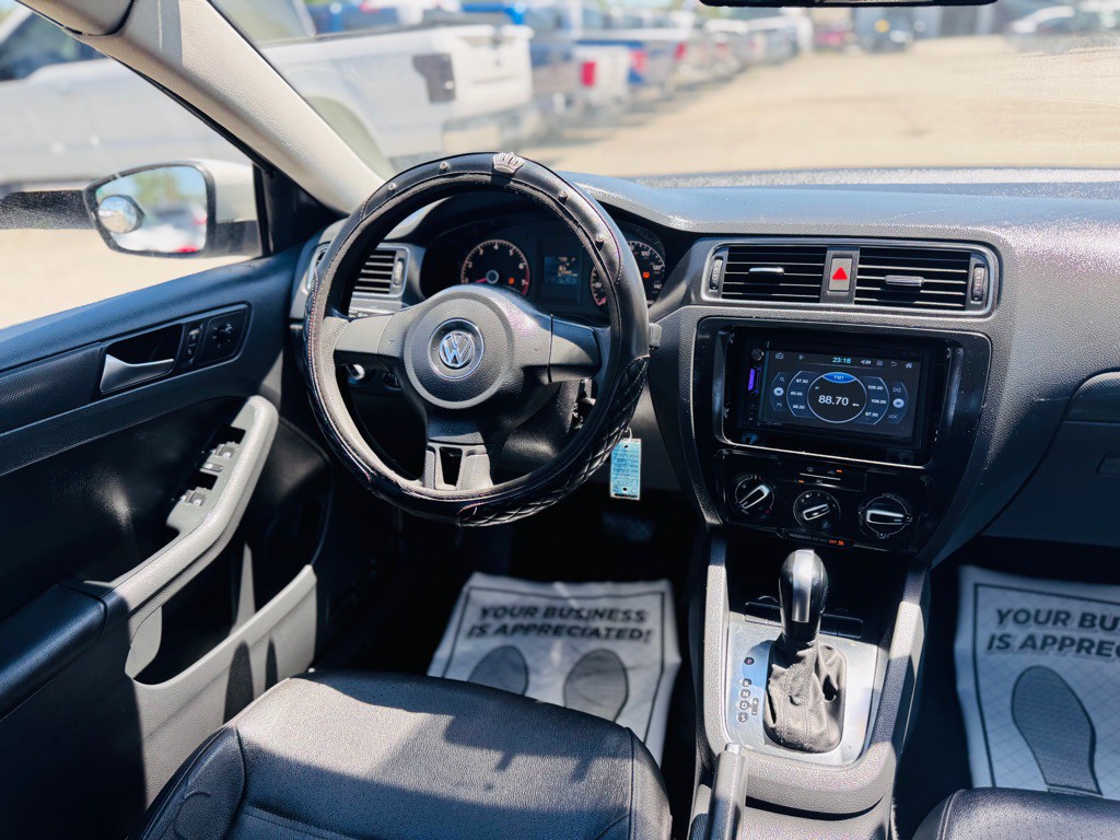 2011 Volkswagen Jetta Image 23