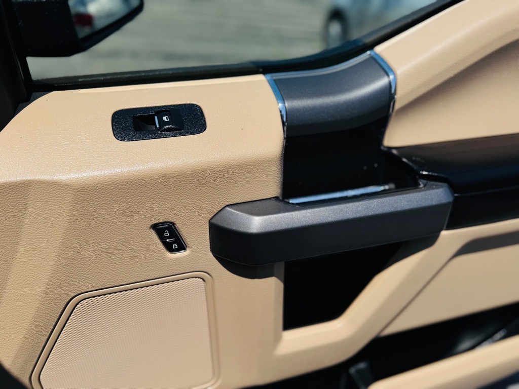 2015 Ford F-150 Image 18