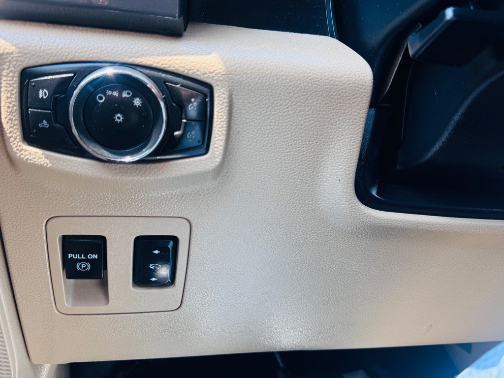 2015 Ford F-150 Image 27